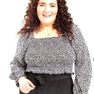 *Plus Size* Francesca's Janice Smocked Ditsy floral blouse Pink & Black